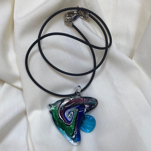 🌻3/20 Handcrafted Glass fish necklace. - Picture 1 of 4